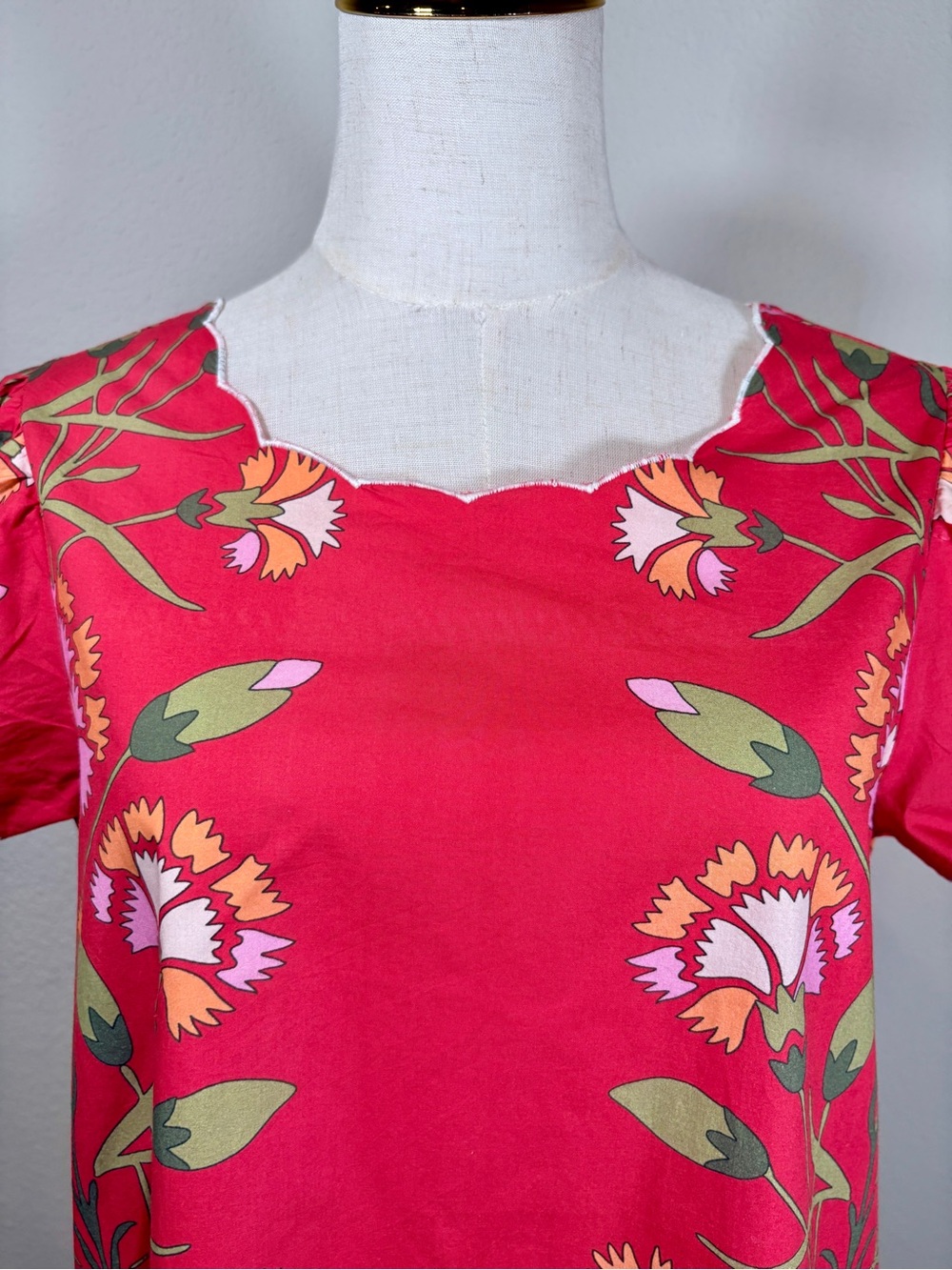 Elizabeth James Louisa Scalloped Shift Dress in Indian Flower-Poppy Size Small - Picture 5 of 12